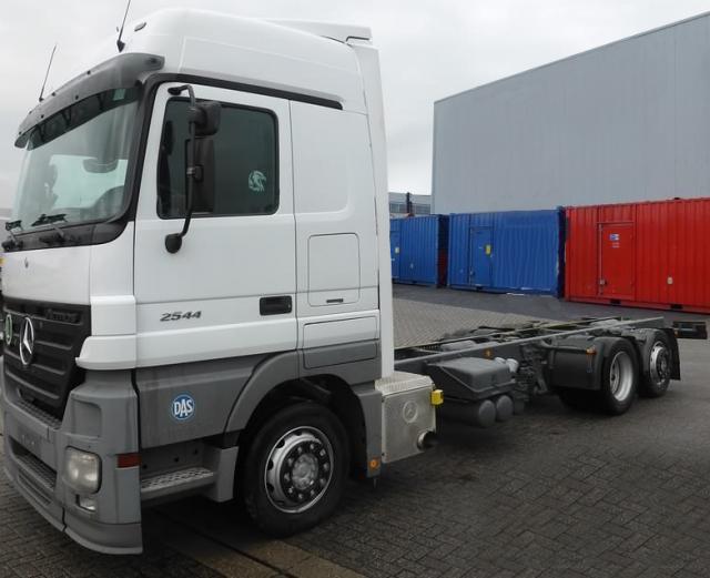 2544 شاحنة