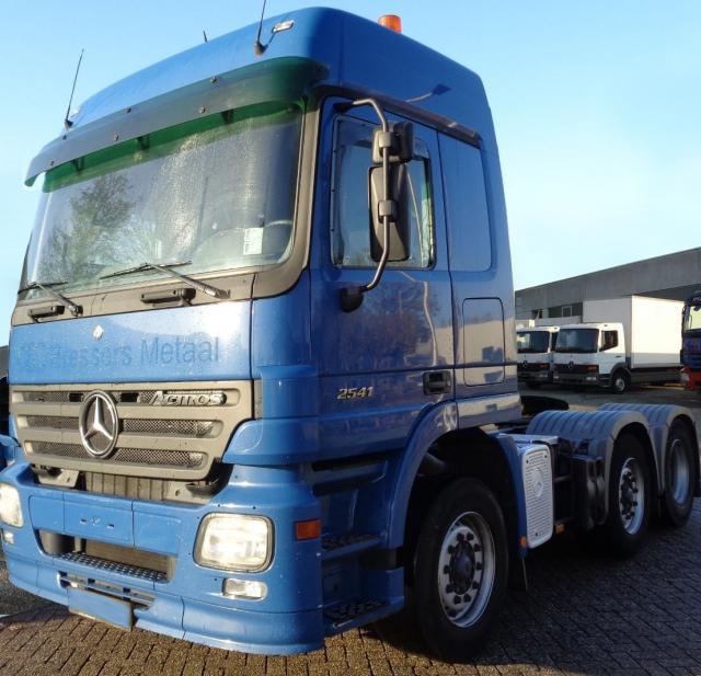 شاحنة اكتروس