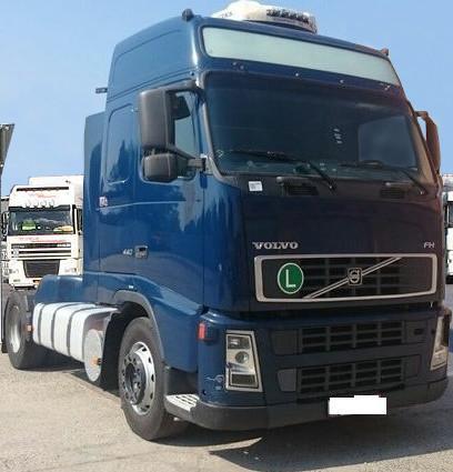 شاحنة فولفو